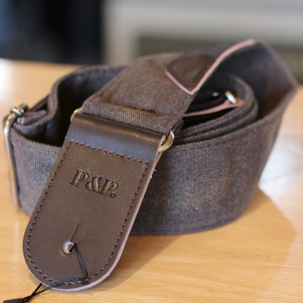 Excellent strap with brown, genuine leather ends and pick holder
One of our most popular straps